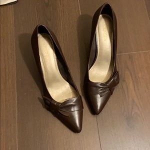 Brown Pointed Tow Maripe Heels